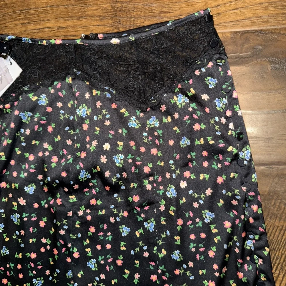 NWT FOR LOVE AND LEMONS x VS COLLECTION LUCY BLACK FLORAL‎ SKIRT SIZE SMALL